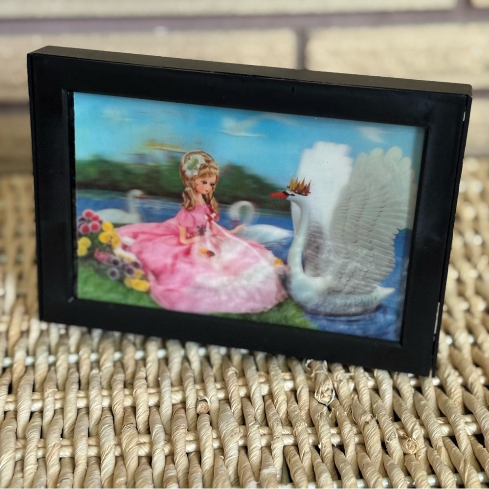 3D Princess and Swan Hologram Art - Kid's Bedroom - Fairytale Storybook Art